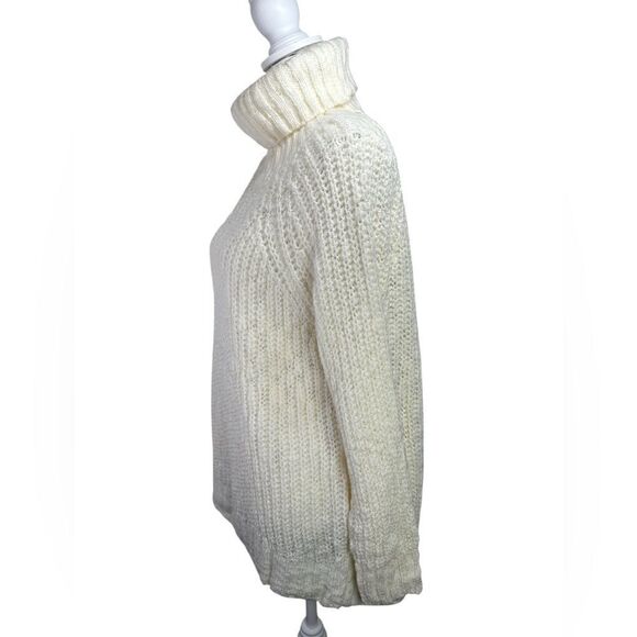 POL Thick Chunky Cozy Cream Turtleneck Sweater Size M - Picture 3 of 11